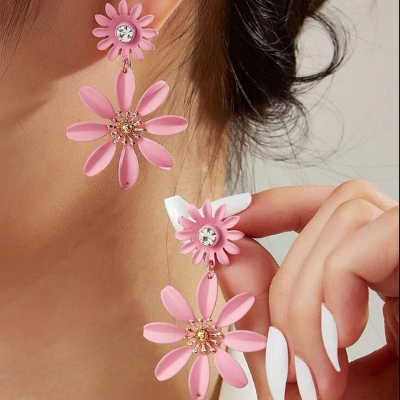 Pink Flower Dangle Earrings - Picture 1 of 7